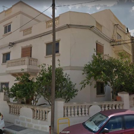 Corner Townhouse 1Km From University Msida Luaran gambar